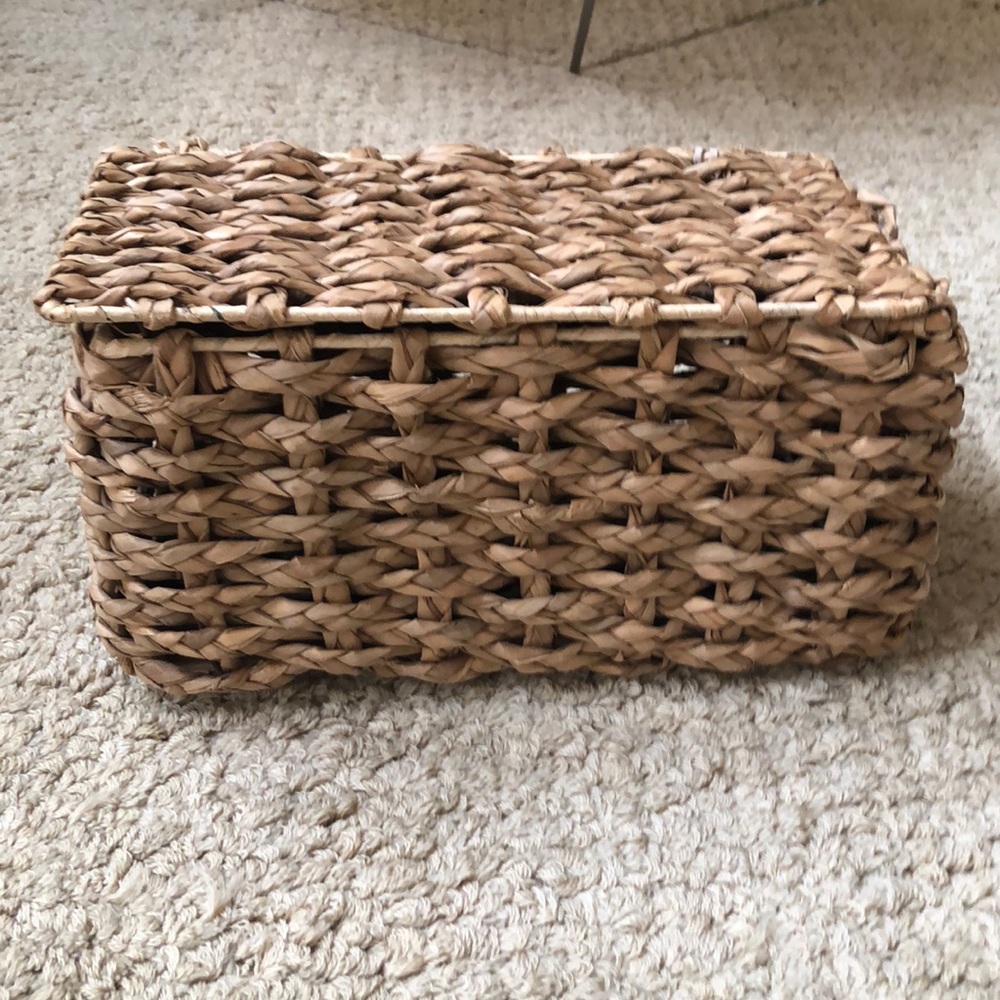 Wicker storage box
